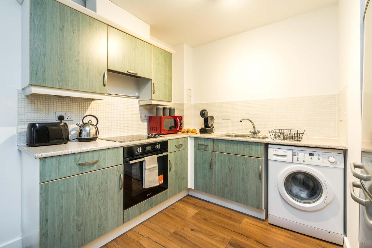 Fast Internet One Bedroom Apartment In Greater London, Id Required Dış mekan fotoğraf
