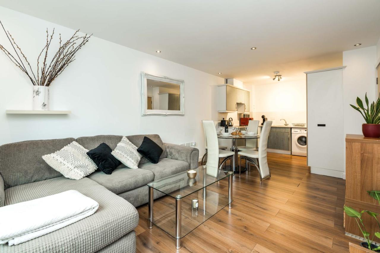 Fast Internet One Bedroom Apartment In Greater London, Id Required Dış mekan fotoğraf